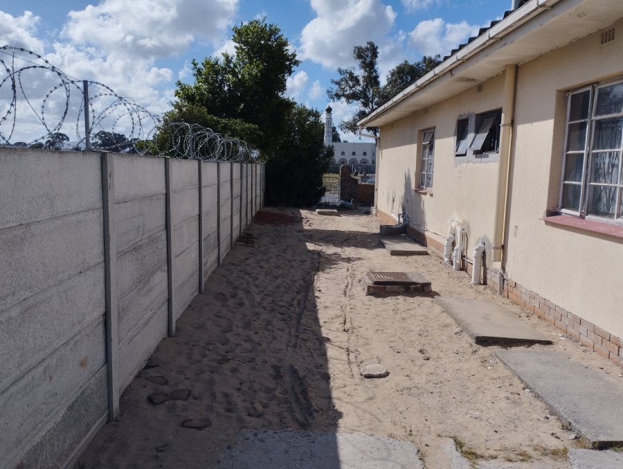 10 Bedroom Property for Sale in Oakdene Western Cape